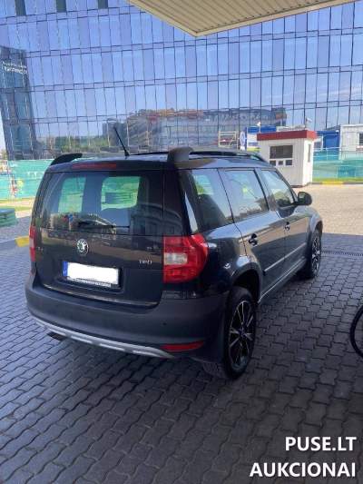 Automobilis Škoda Yeti juodas parduodamas aukcione 13213 EUR
