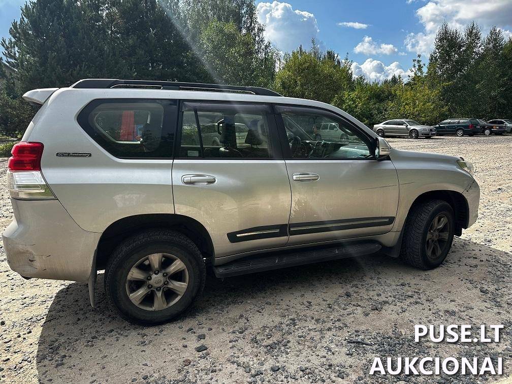 TOYOTA TOYOTA LAND CRUISER (150 SERIES) Keleivinis automobilis 1