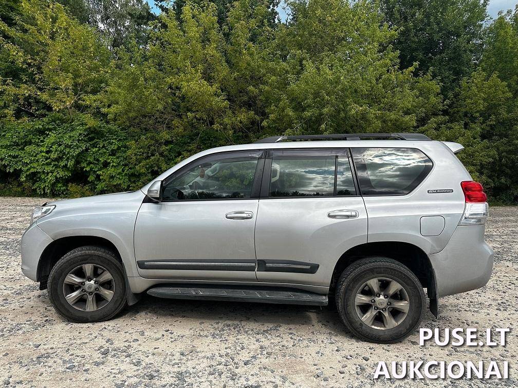 TOYOTA TOYOTA LAND CRUISER (150 SERIES) Keleivinis automobilis 2