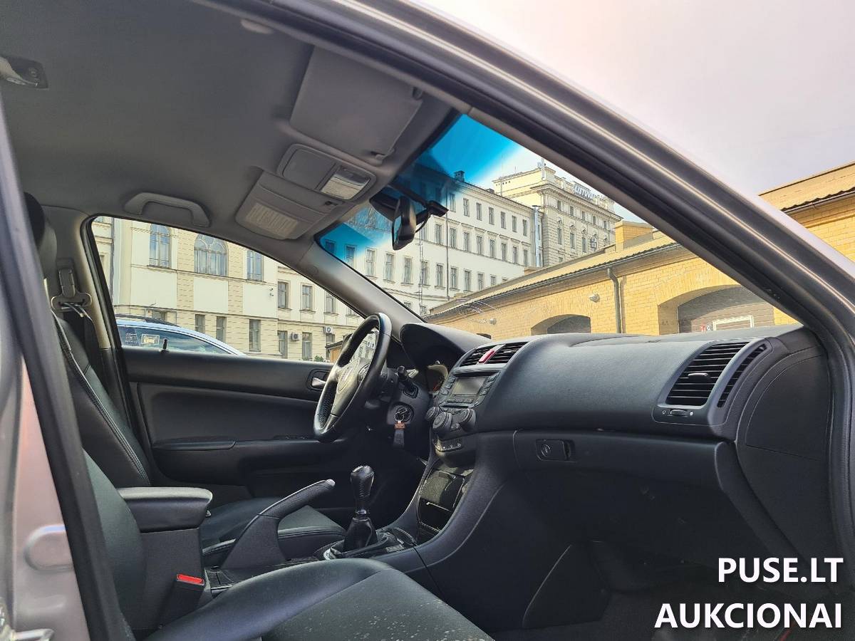 Keleivinis automobilis Honda Accord Keleivinis automobilis 3