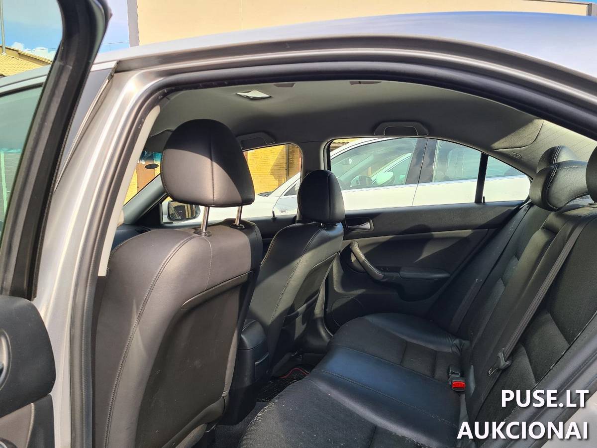 Keleivinis automobilis Honda Accord Keleivinis automobilis 4