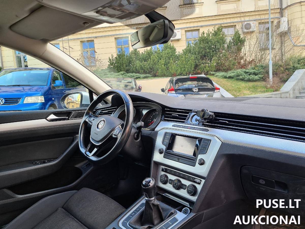 Keleivinis automobilis Volkswagen Passat Keleivinis automobilis 1