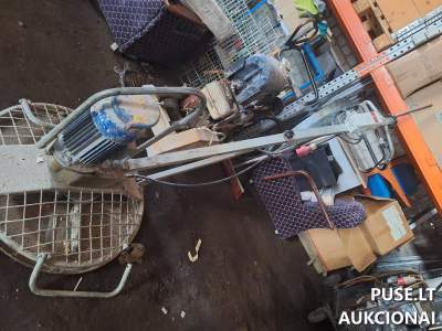 Betono lyginimo mašina Trakuose, parduodama pradiniu 100 EUR Pirkimas Aukcione