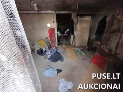 Nekilnojamojo turto dalis Panevėžio r., Kutiškių k. 10 su avariniu namu 540 EUR