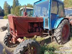 Nenurodyta - Ratinis traktorius MTZ Belarus 82.1 (komplekte su gerve) Inv. Nr. 22-554 Inv nr. 22-772