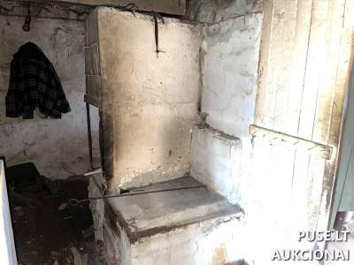 Gyvenamasis namas su 0.11 ha sklypu Molėtų rajone, Skudutiškyje, pradinė kaina 4470 EUR