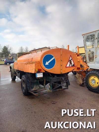 Krovininis automobilis ZIL-130 aukcione nuo 1500 EUR - Skuode