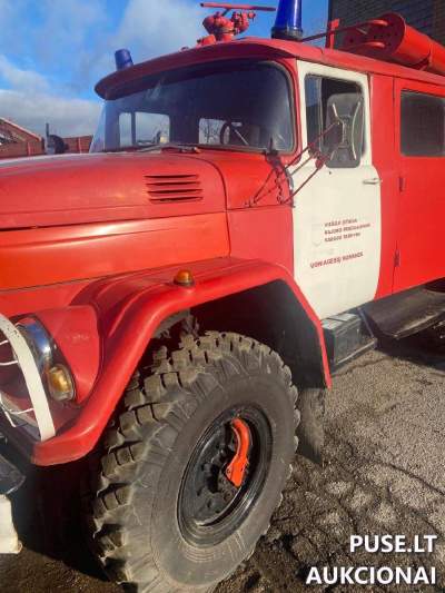 Gaisrinis automobilis ZIL131 Kauno rajone 1800 EUR pradinė kaina – variklio remontas reikalingas