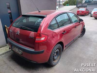 Parduodamas 2006 m. CITROEN C4 benzininis automobilis Kauno rajone pradinė kaina 600 EUR