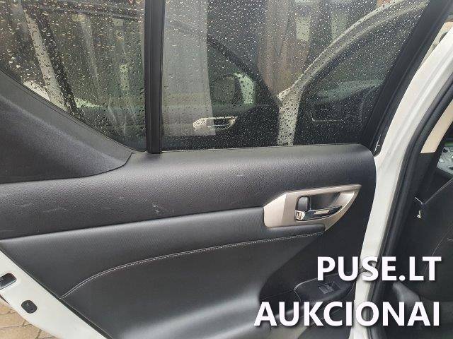 LEXUS CT200H Keleivinis automobilis 1