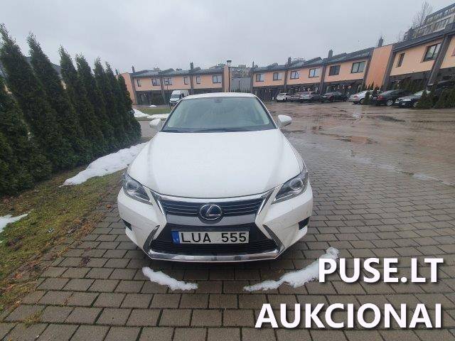 LEXUS CT200H Keleivinis automobilis 2