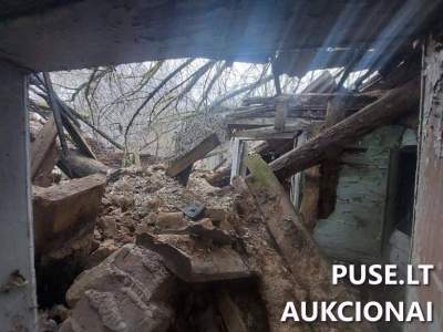 Gyvenamasis namas su ūkiniais pastatais Pakruojo rajone, Spilgių kaimo 9, pradinė kaina 1000 EUR