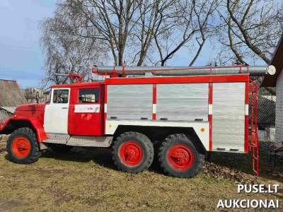 Autocisterna ZIL AC-40 131/137B parduodama viešame aukcione Vilniuje nuo 2000 EUR