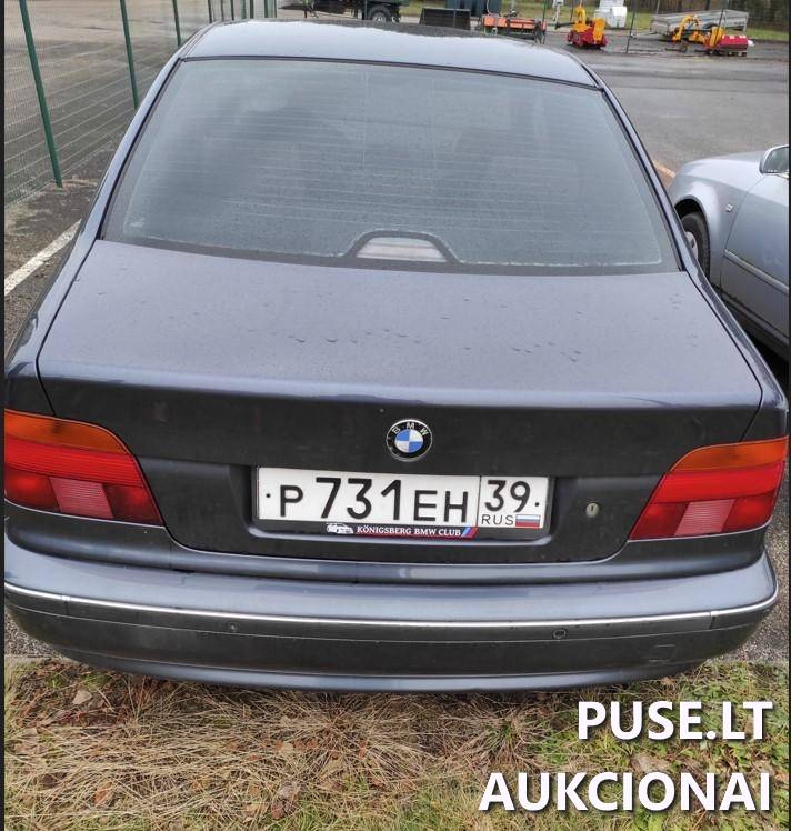 2 automobiliai Neklasifikuota 8
