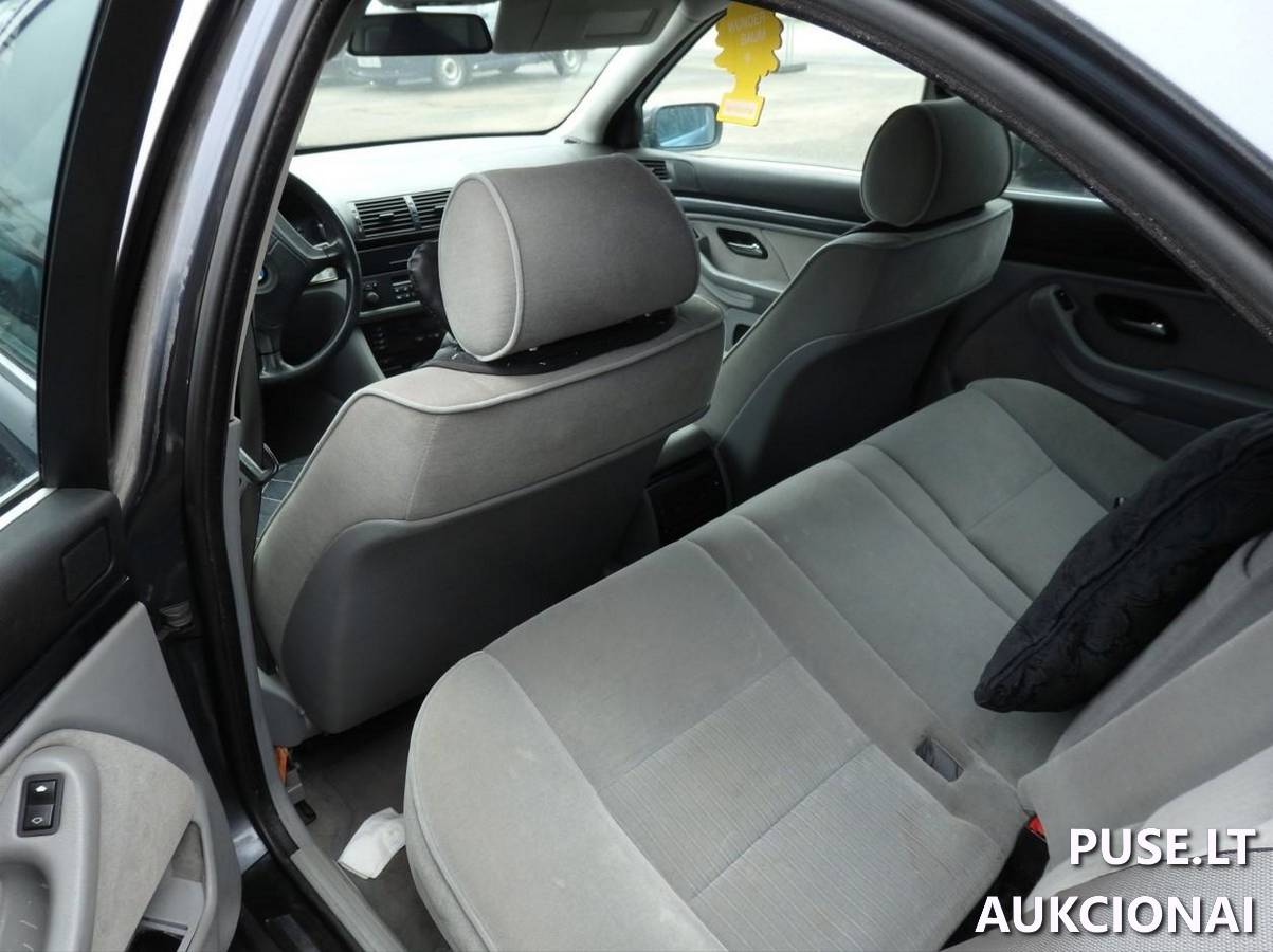 2 automobiliai Neklasifikuota 9