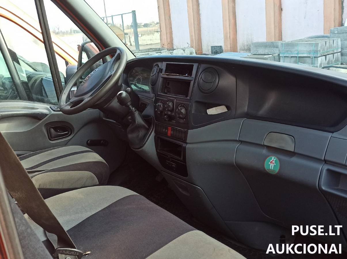 Krovin. automobilis Iveco Daily Transporteris kombi 4