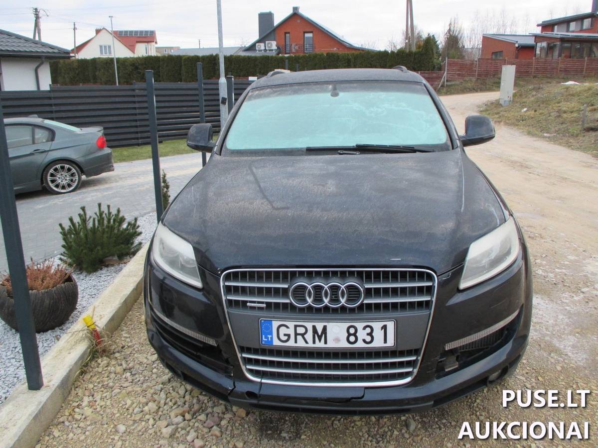 AUDI Q7 Keleivinis automobilis 2
