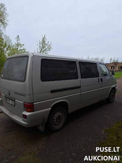 Parduodamas VW Caravelle autobusas 1997 m. aukcione Vilkaviškio rajone, pradinė kaina 1310 EUR
