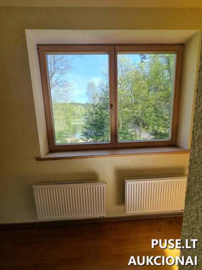 Parduodamas gyvenamasis namas su ūkiniais pastatais ir 0.1303 ha sklypu Vilniuje, Gulbinų g. 31, pradinė kaina 303000 EUR