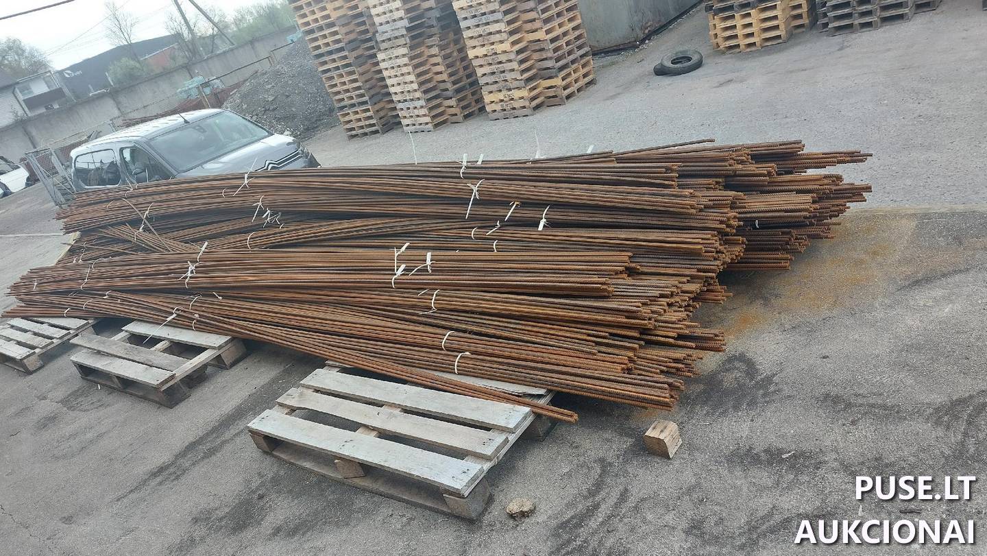 Metaliniai strypai armatūra .Viso 9504 kg. Kitas turtas 2