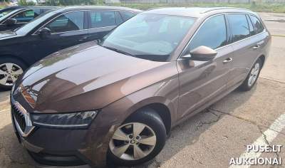 2021 m. Škoda Octavia automobilis aukcione pradinė kaina 15840 EUR