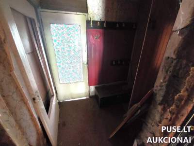 Parduodama 1/2 dalis buto Joniškio r. sav., Satkūnų k., Parko g. 5 su 16.82 kv.m. ploto dalimi už 106 EUR