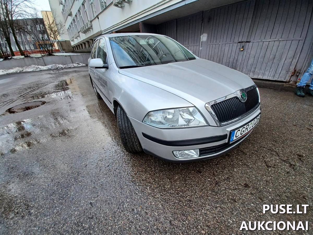 Automobilis SKODA OCTAVIA Lengvasis automobilis 2