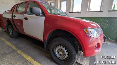 Mitsubishi L200 DC 2008 m. dyzelinis pikapas aukcione nuo 1500 EUR