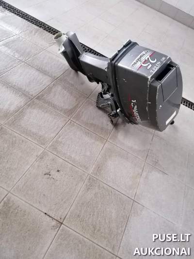 Parduodamas pakabinamas valties variklis Tohatsu-25 aukcione Šilutėje, pradinė kaina 300 EUR