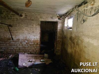 Parduodamos buvusios mokyklos patalpos Šakių rajone, Buktiškių kaime, maža pradinė kaina 4829 EUR