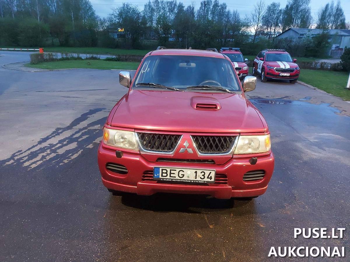 Automobilis Mitsubishi Pajero Sport Lengvasis automobilis 2