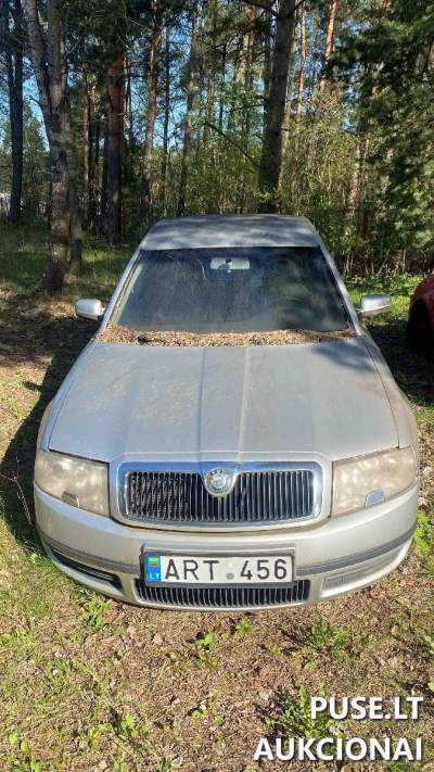 Parduodamas automobilis Škoda Superb 2004 m. Vilniuje, pradinė kaina 500 EUR
