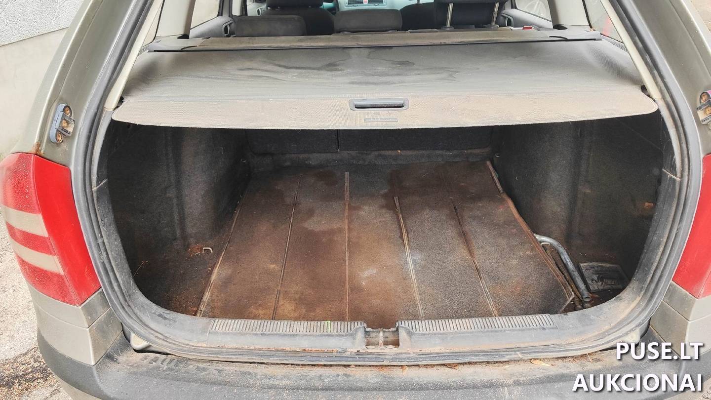 SKODA Octavia Keleivinis automobilis 1