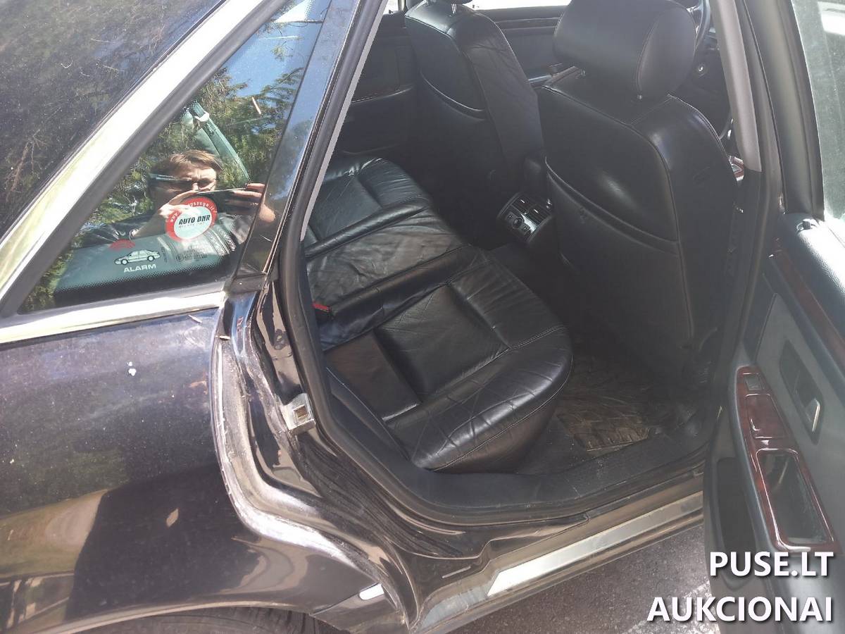 AUDI A8 Lengvasis automobilis 1