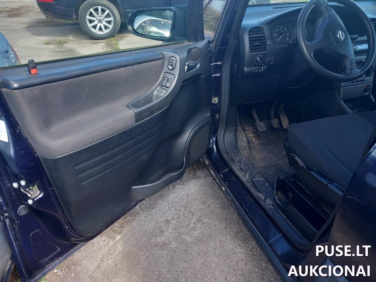 Opel Zafira Lengvasis automobilis 1