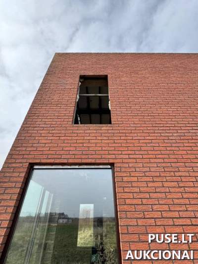 1/2 dalis gyvenamojo namo Palangoje, Hipodromo g. 87, pradinė kaina 42600 EUR - dalinė nuosavybė