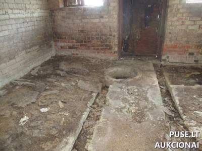 Ūkinis pastatas ir 0.35 ha sklypas Augaluose, Vilkaviškio r.sav. 5269 EUR pradinė kaina