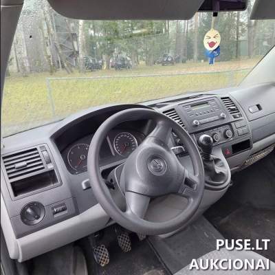 VW Caravelle automobilis aukcione Klaipėdoje - pradinė kaina 3960 EUR