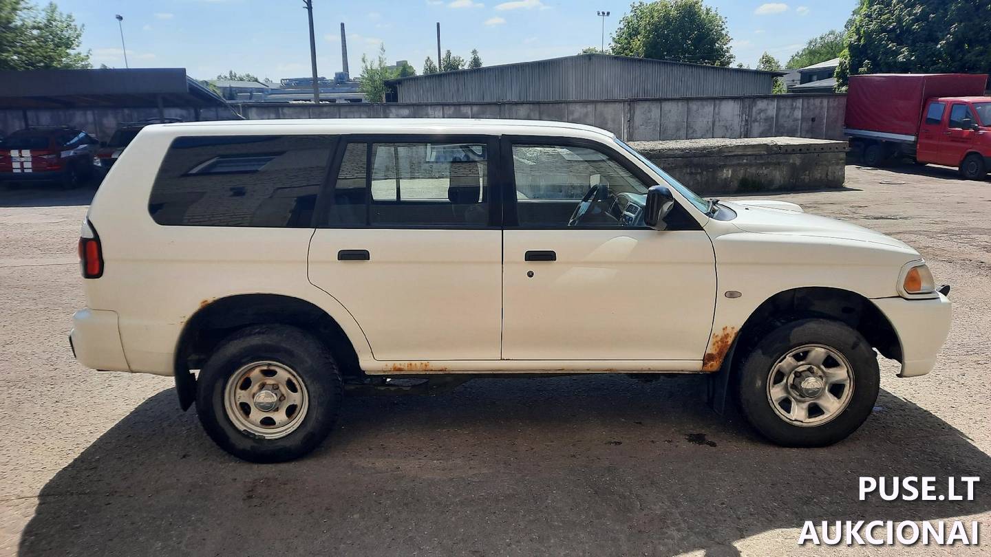 Mitsubishi Pajero Sport Lengvasis automobilis 3