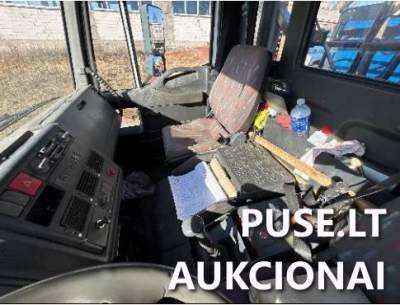 Parduodamas krovininis automobilis IVECO 260E27 savivartis su kranu, pradinė kaina 10140 EUR