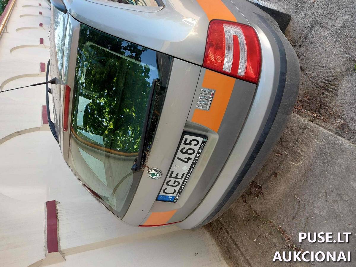ŠKODA FABIA Lengvasis automobilis 1