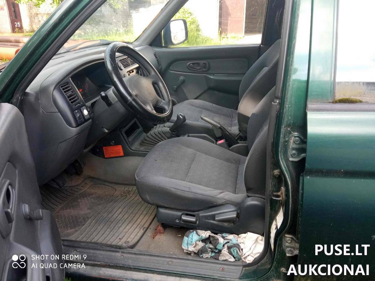 Mitsubishi L200 Lengvasis automobilis 1