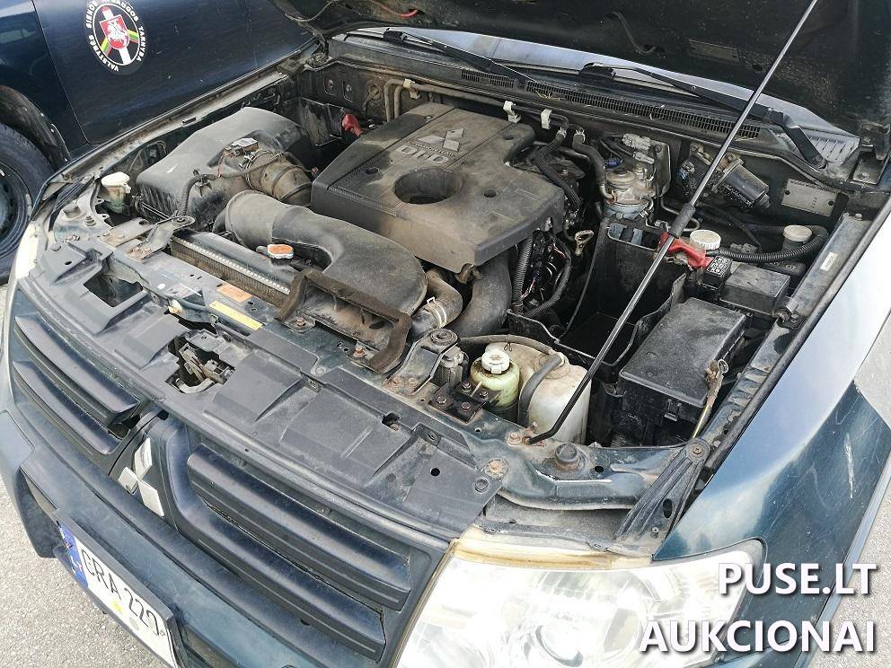 Mitsubishi Pajero Lengvasis automobilis 1