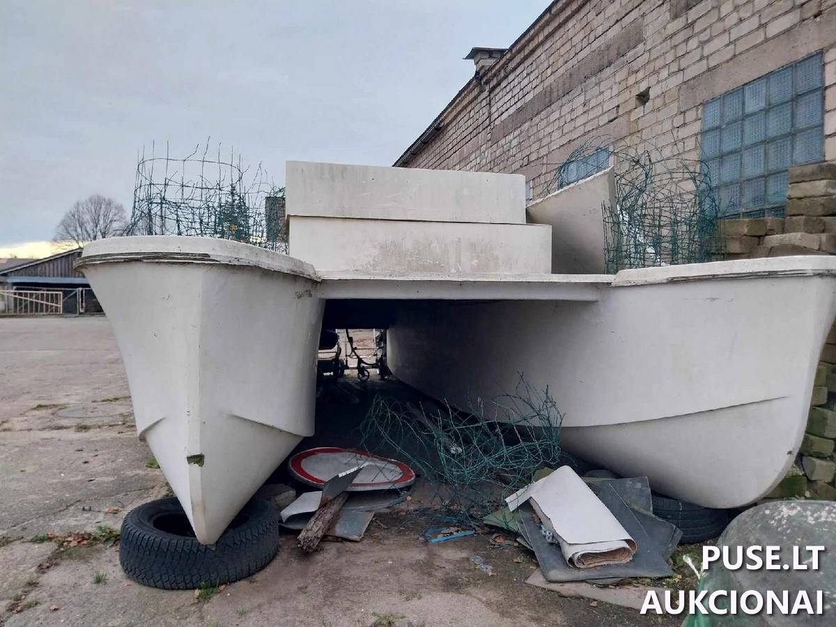 Pontoninio laivo korpusas, elektriniai varikliai Toqueedo cruise R (2 vnt.), kolonėlių Caliber CSM16 komplektas Kitas turtas 2