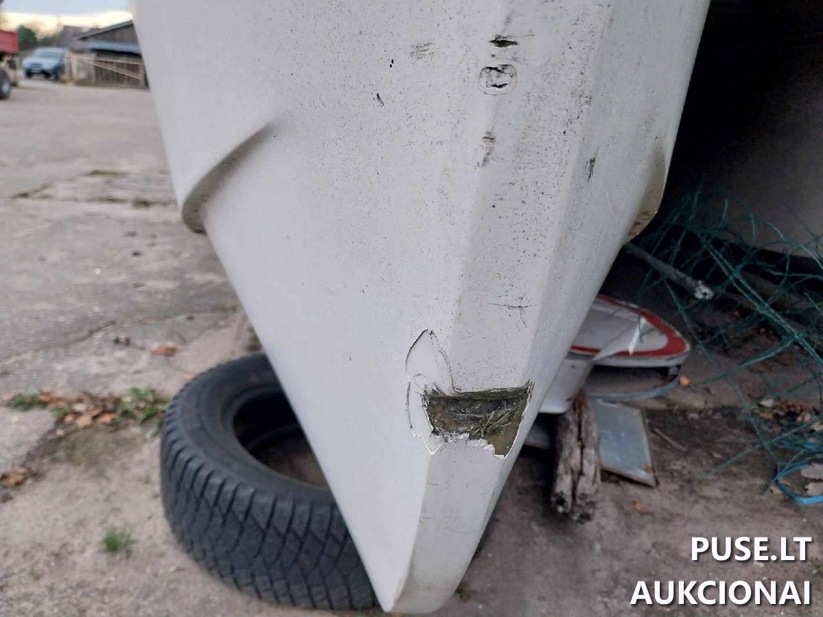 Pontoninio laivo korpusas, elektriniai varikliai Toqueedo cruise R (2 vnt.), kolonėlių Caliber CSM16 komplektas Kitas turtas 8