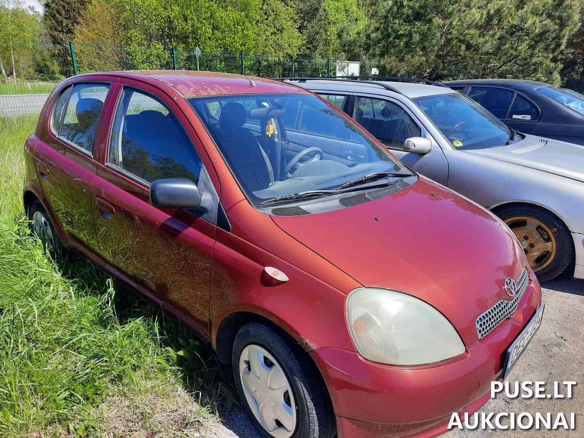 TOYOTA YARIS Keleivinis automobilis 2