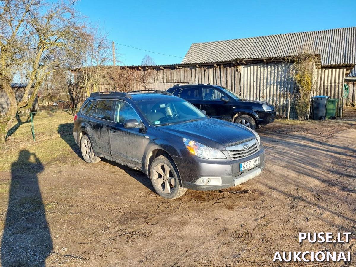 SUBARU OUTBACK Keleivinis automobilis 2