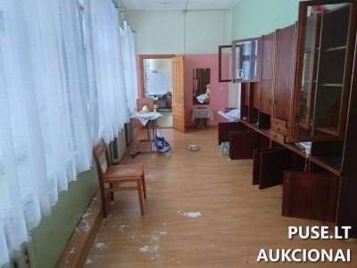 Parduodama pastato dalis Šakių rajone, Prancų kaime, 422 kv. m mokykla nuo 21000 EUR