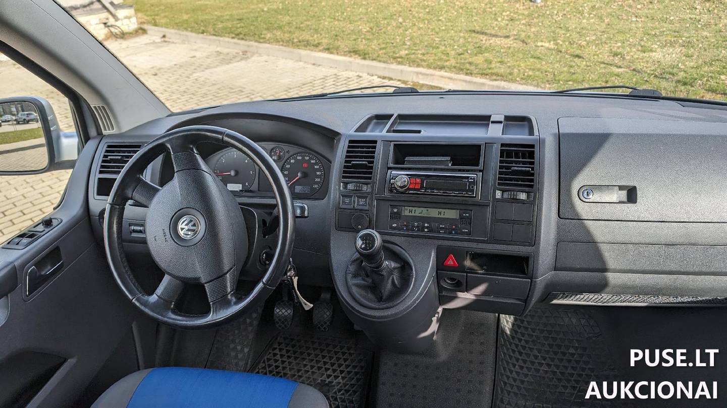 Volkswagen Caravelle Mažas autobusas 1