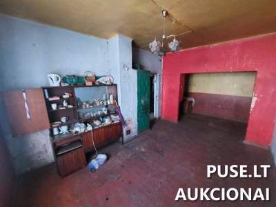 1/2 dalis buto Radviliškyje, Geležinkelio g. 9, pradinė kaina 4000 EUR